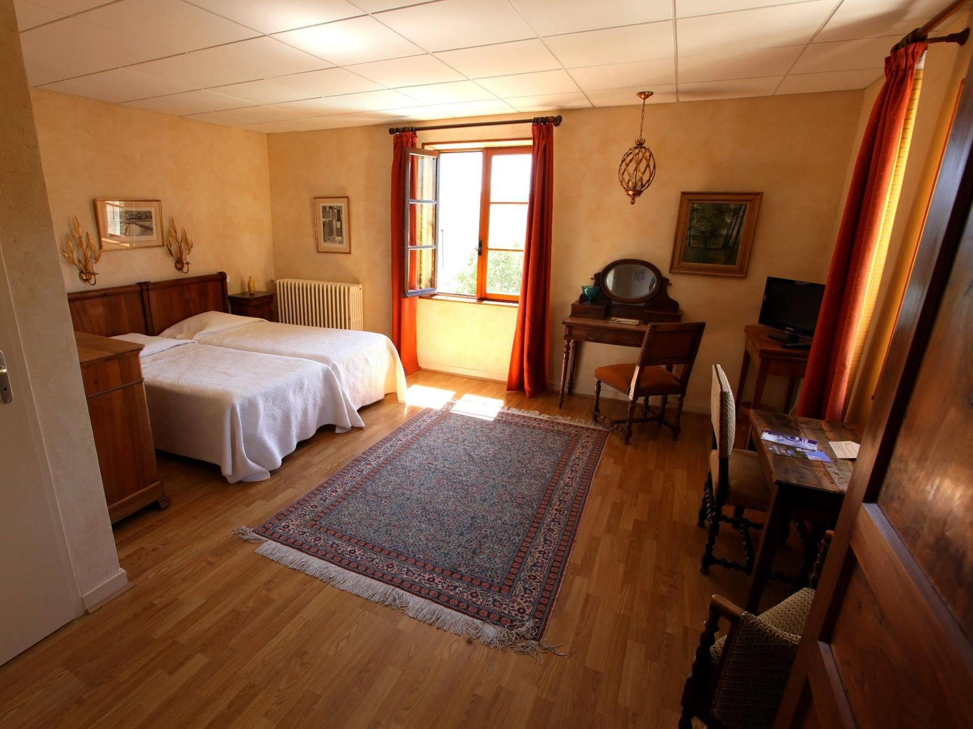 Logis Hotel Les Hospitaliers Le Poët-Laval Dış mekan fotoğraf